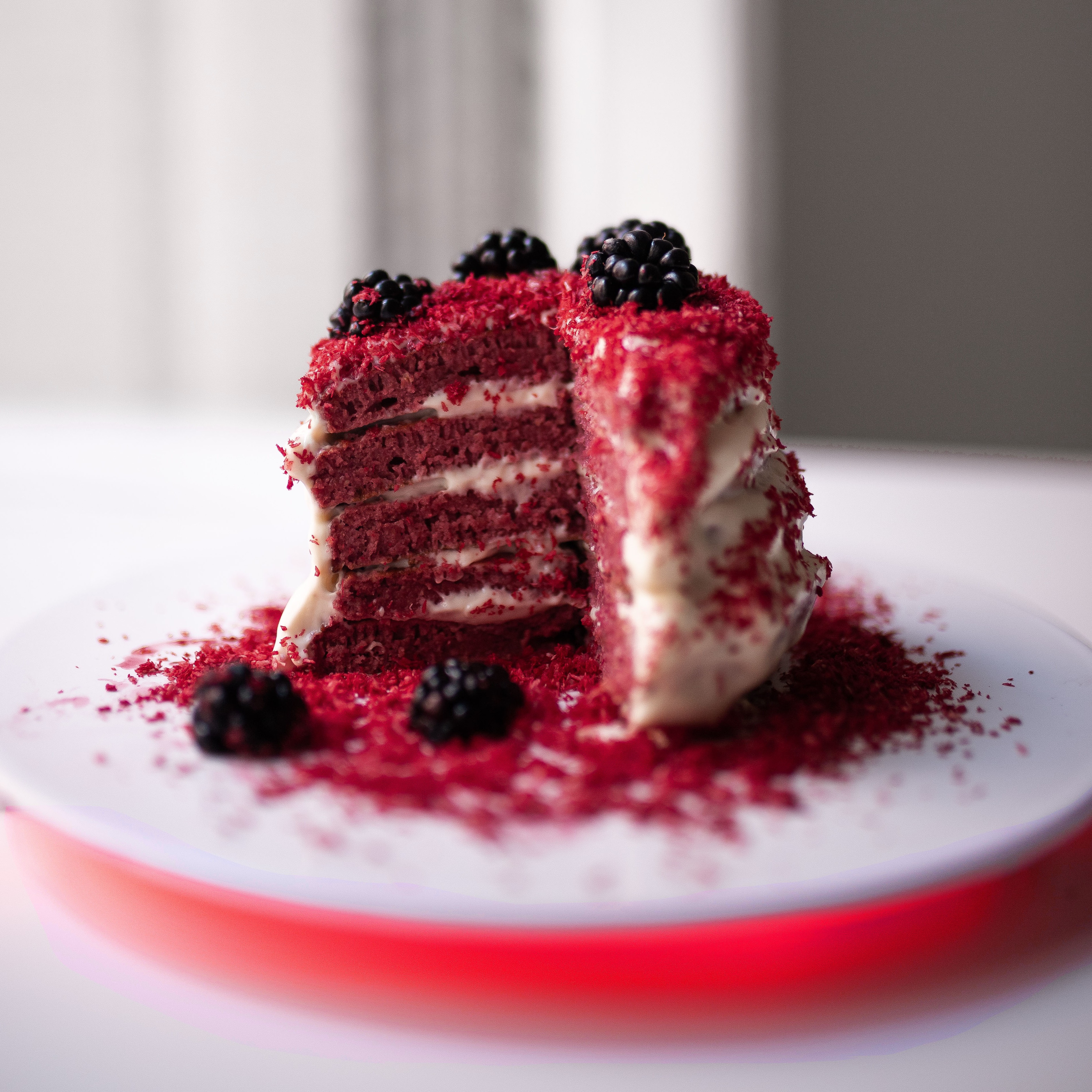 1722167381238102655-red-velvet-portada.jpg