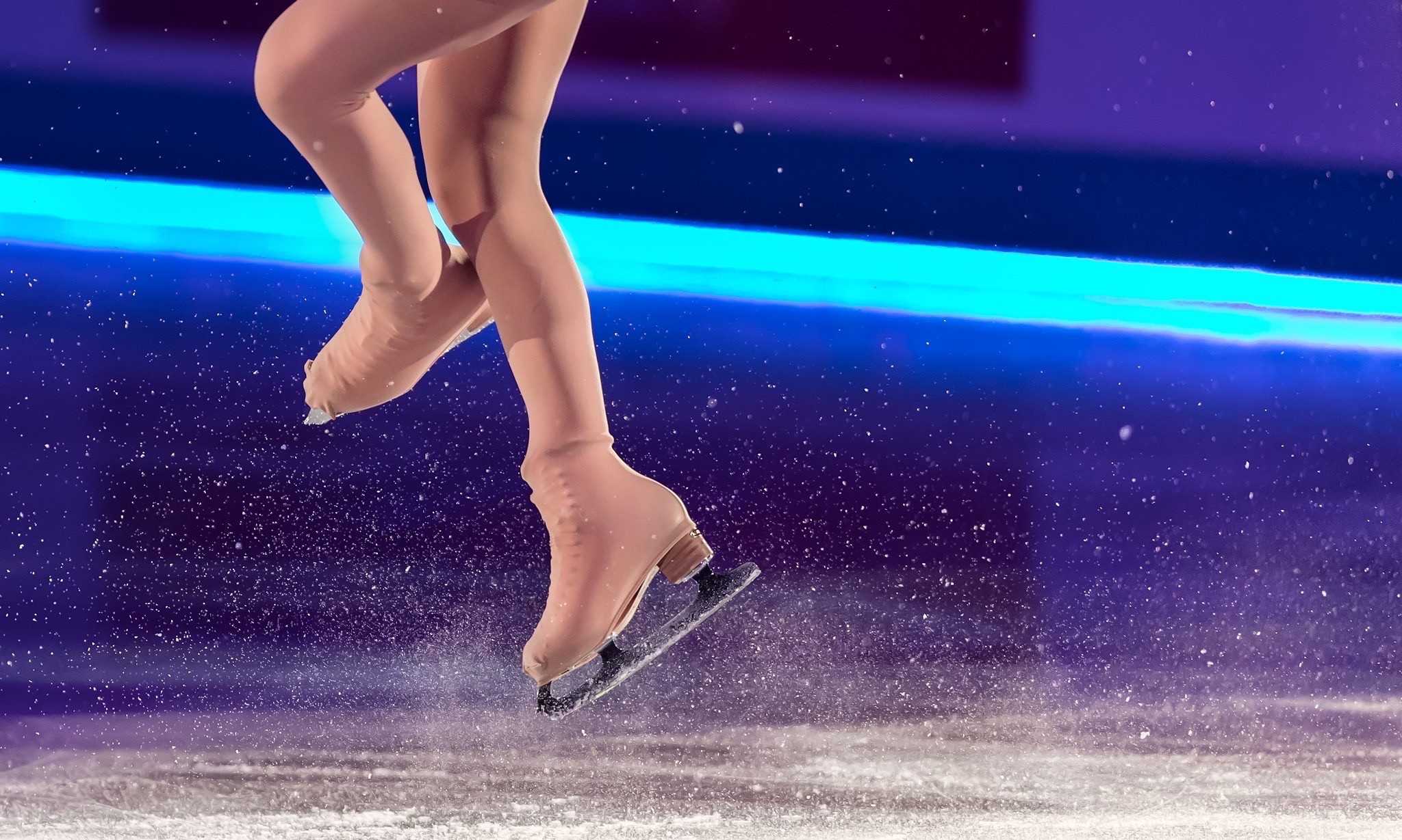 https://discoverthedinosaurs.com/how-are-ice-skates-supposed-to-fit/