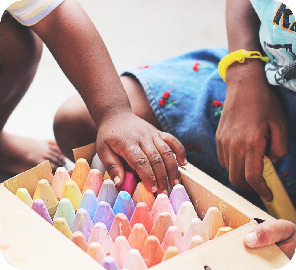 COLOR IT UP COLOR IT UP