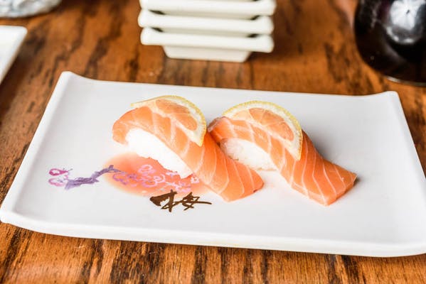 Salmon Nigiri 52-salmonnigiri.jpg