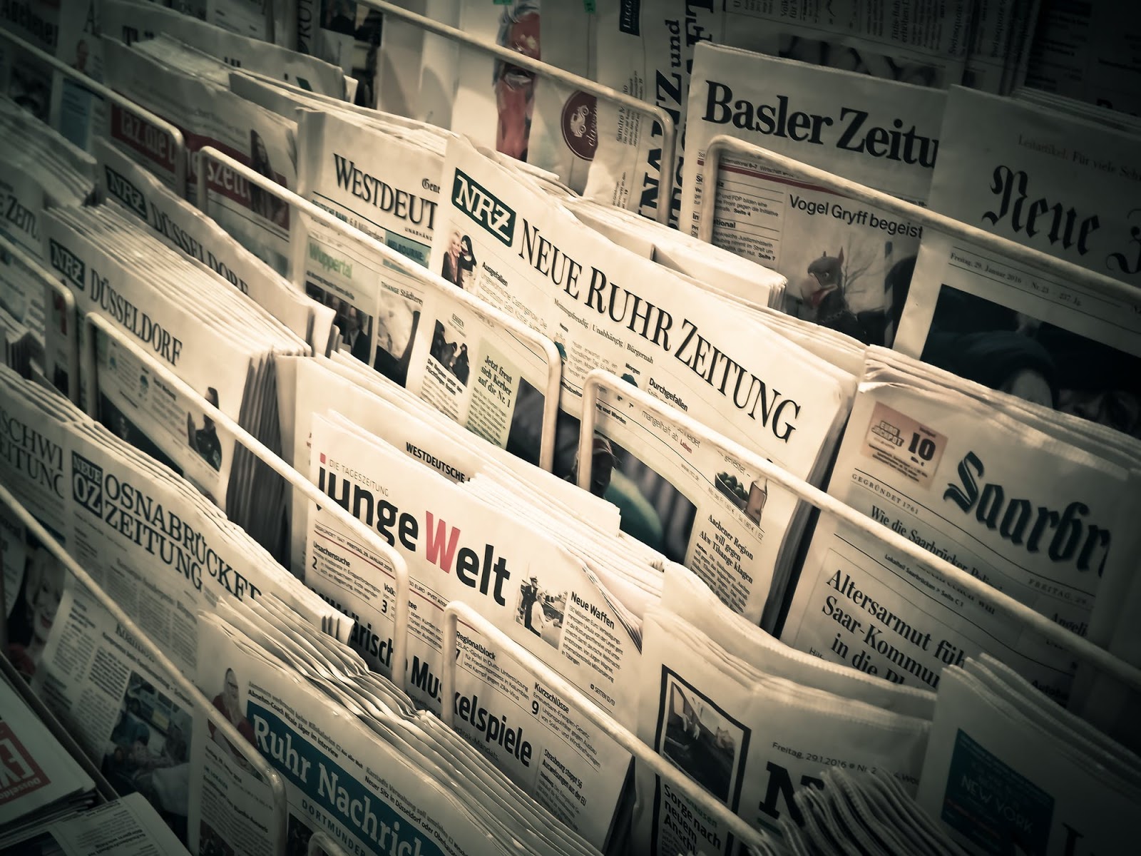 unique headlines